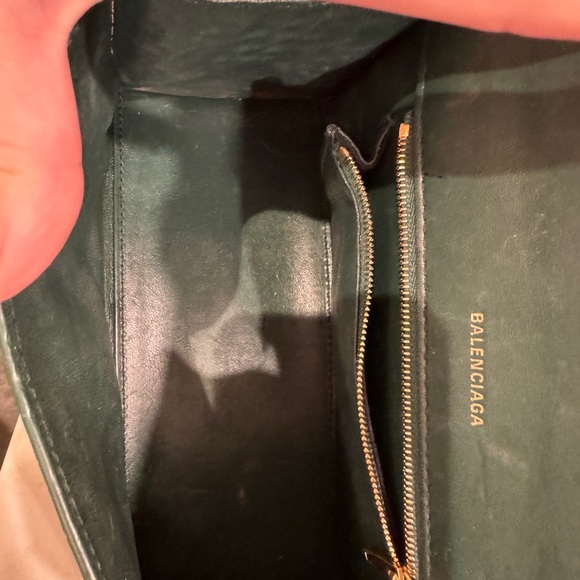 Hourglass SMALL Green Embossed - Picture 7 of 10